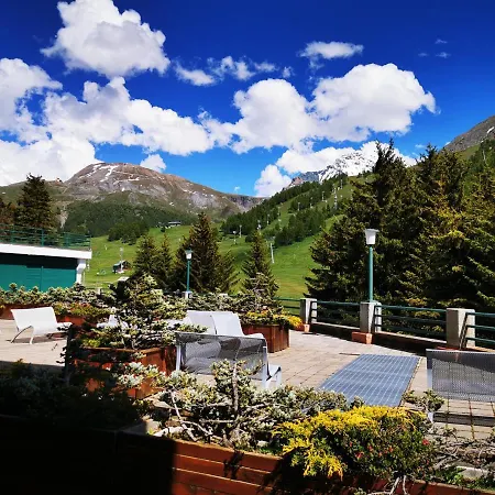 Hostdomus - Shine Apartamento Sestriere